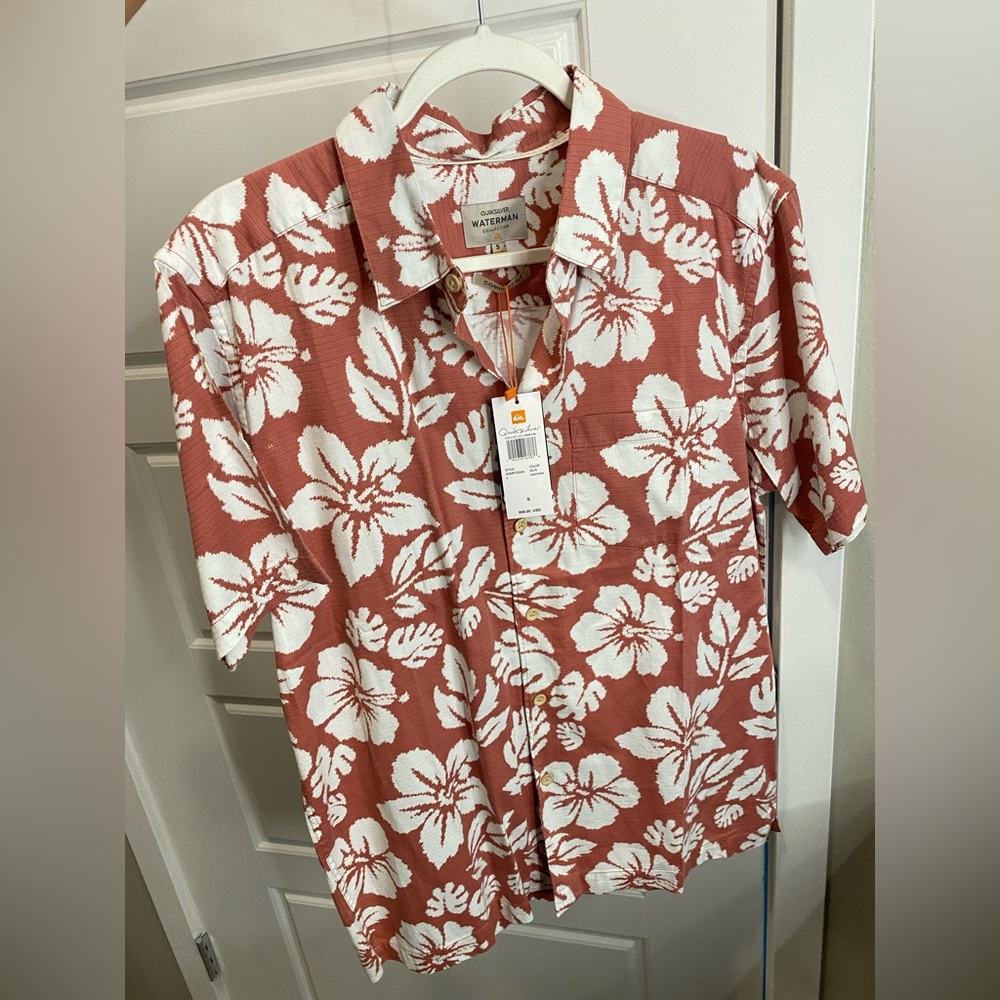Quicksilver Waterman Flower Short Sleeve